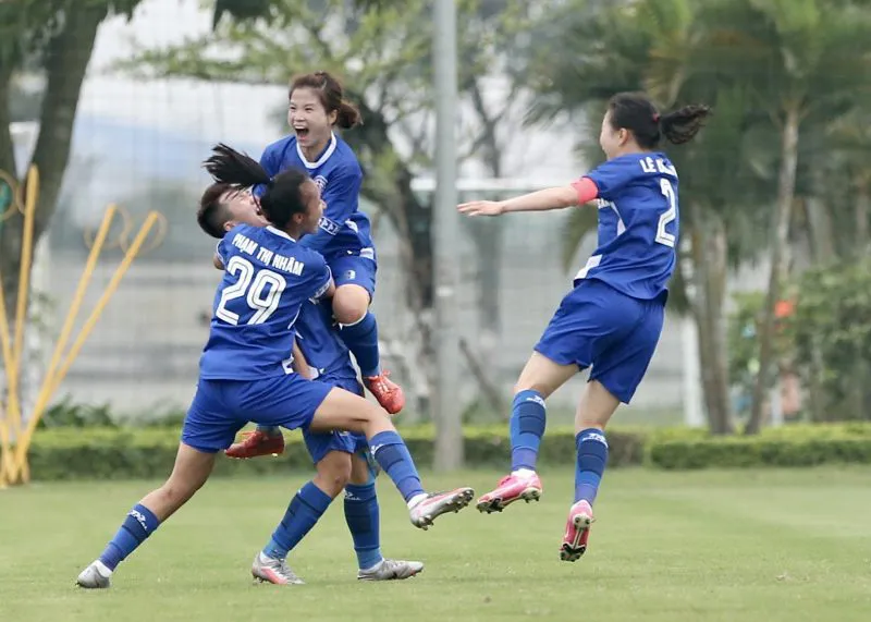 Giải bóng đá nữ Cúp QG 2023 (21/2): TP Hồ Chí Minh trở thành cựu vương của giải - Ảnh 1. Giải bóng đá nữ Cúp QG 2023 (21/2): TP Hồ Chí Minh trở thành cựu vương của giải - Ảnh 1.