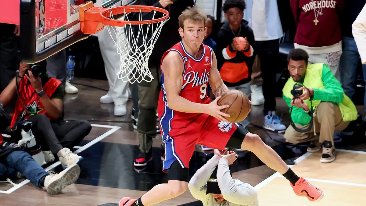 Mac McClung đổi đời sau chức vô địch NBA Slam Dunk Contest - Ảnh 1. Mac McClung đổi đời sau chức vô địch NBA Slam Dunk Contest - Ảnh 1.