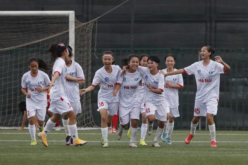 Giải bóng đá nữ vô địch U16 QG 2023 (23/2): Hà Nội tiếp tục dẫn đầu bảng xếp hạng - Ảnh 3.