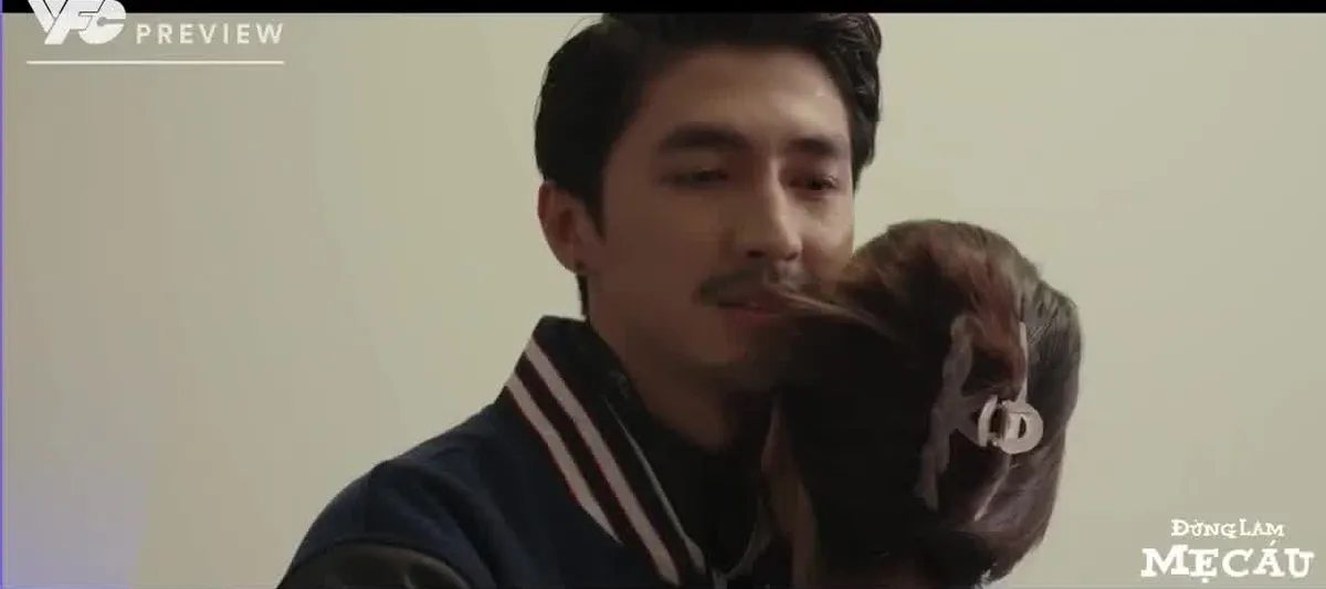 Đừng l&agrave;m mẹ c&aacute;u - Tập 23: Kh&ocirc;i mượn rượu để &ocirc;m Vy - Ảnh 5.