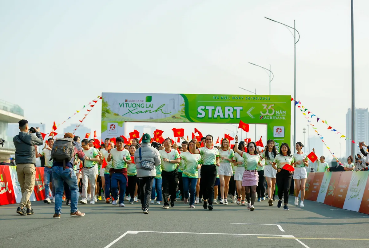 Agribank phát động giải chạy Vì tương lai xanh - Ảnh 9. Agribank phát động giải chạy Vì tương lai xanh - Ảnh 9.