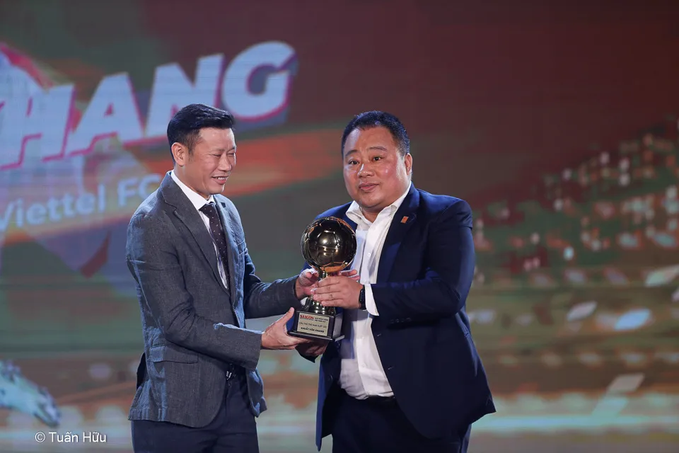 Nguyễn Văn Quyết, Huỳnh Như và Hồ Văn Ý đoạt Quả bóng vàng Việt Nam 2022 - Ảnh 8. Nguyễn Văn Quyết, Huỳnh Như và Hồ Văn Ý đoạt Quả bóng vàng Việt Nam 2022 - Ảnh 8.