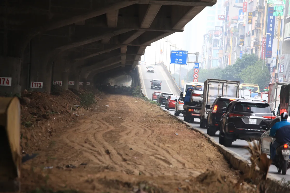 Mở làn đường tạm trên đường vành đai 3 (Hà Nội) - Ảnh 2.