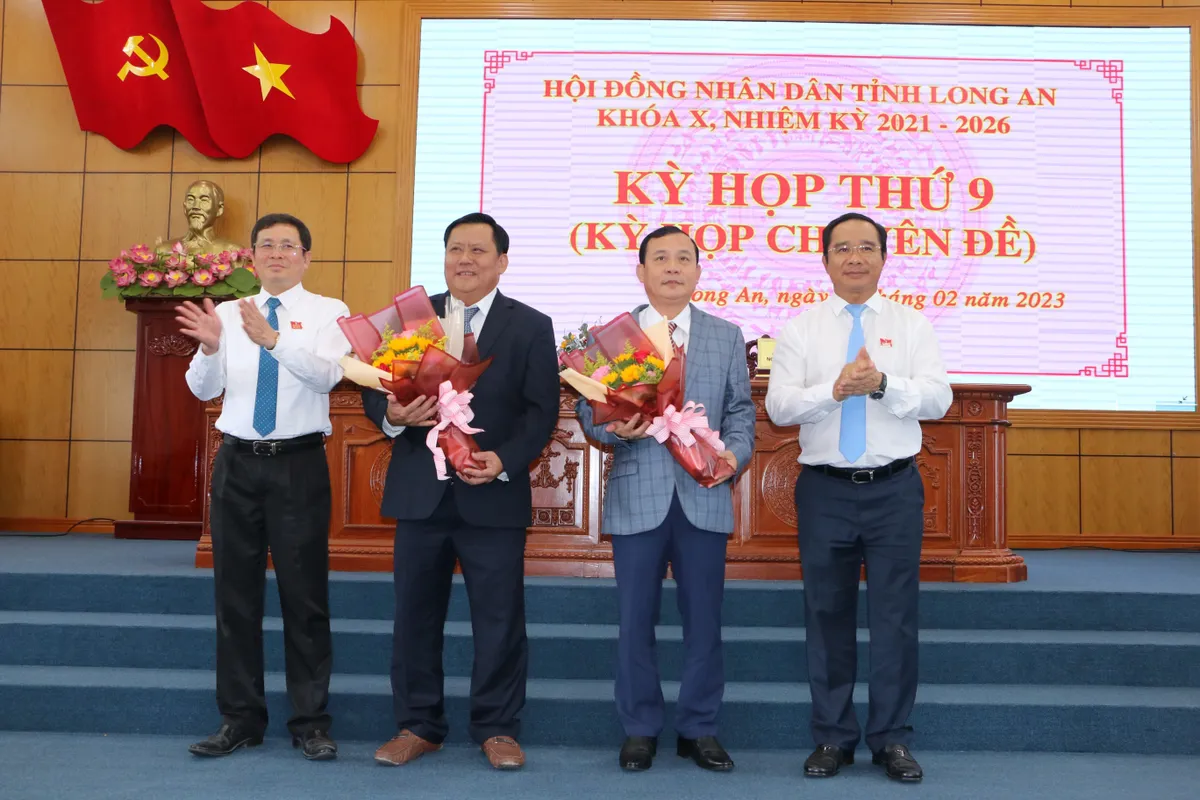 &Ocirc;ng Huỳnh Văn Sơn được bầu giữ chức Ph&oacute; Chủ tịch UBND tỉnh Long An - Ảnh 1.