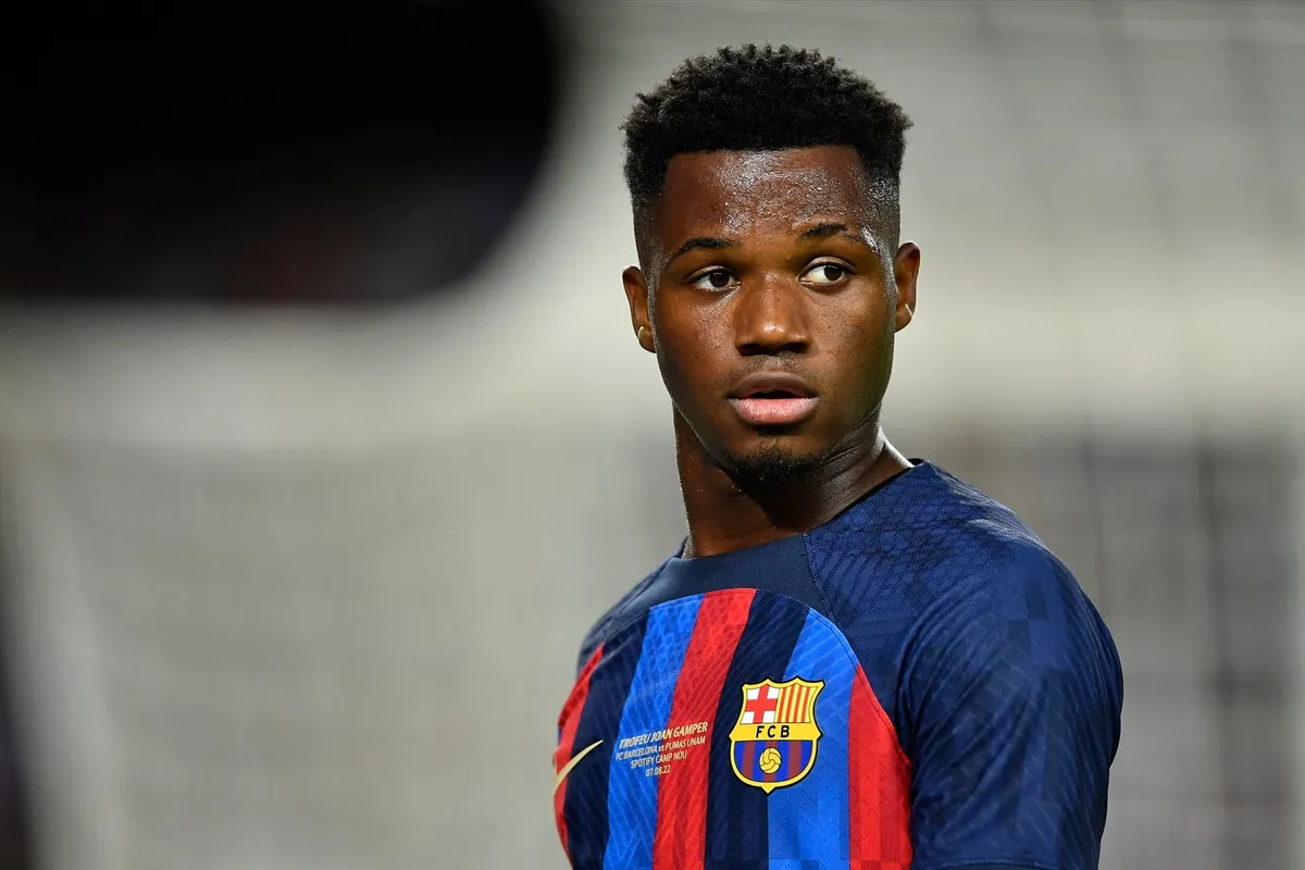 Manchester United muốn c&oacute; Ansu Fati - Ảnh 1.