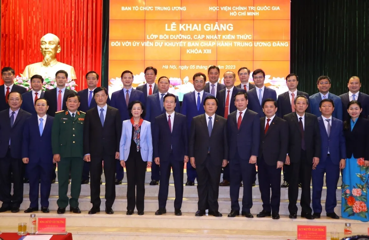 C&aacute;n bộ l&agrave; nh&acirc;n tố quyết định của mọi c&ocirc;ng việc - Ảnh 1.