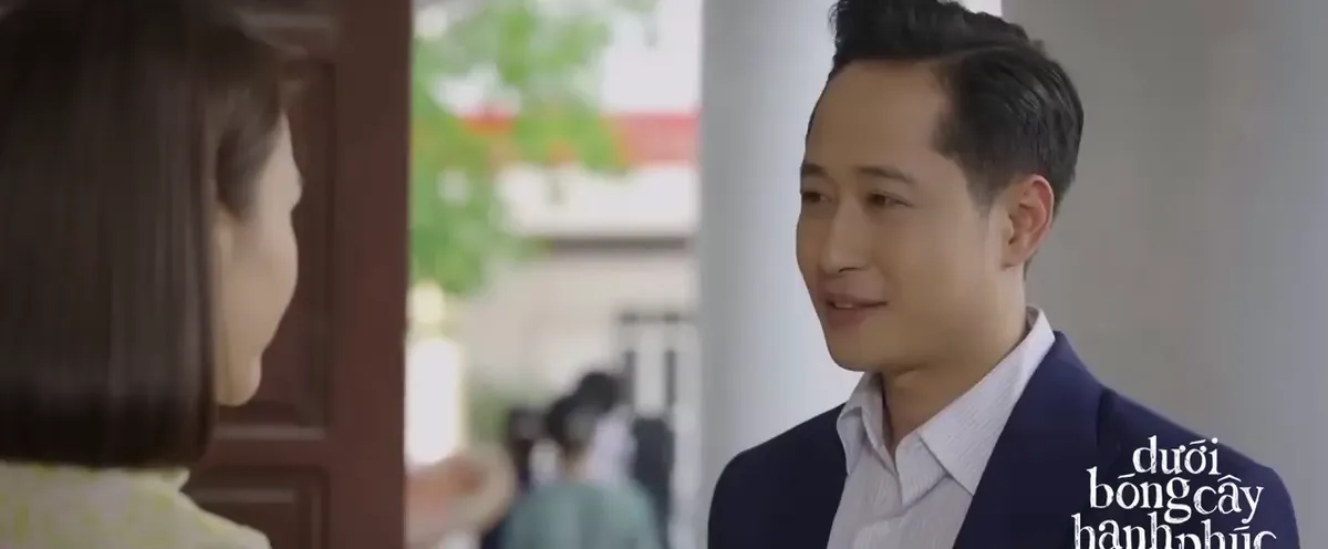 Dưới b&oacute;ng c&acirc;y hạnh ph&uacute;c - Tập 10: Lần đầu gặp, Đạt đ&atilde; c&oacute; cảm t&igrave;nh với c&ocirc; g&aacute;i trẻ - Ảnh 1.