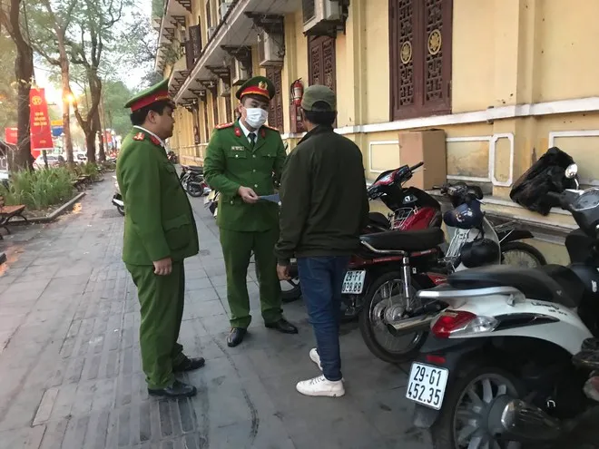 Hà Nội mở chiến dịch tổng kiểm tra vi phạm về trông giữ phương tiện trên địa bàn - Ảnh 1.