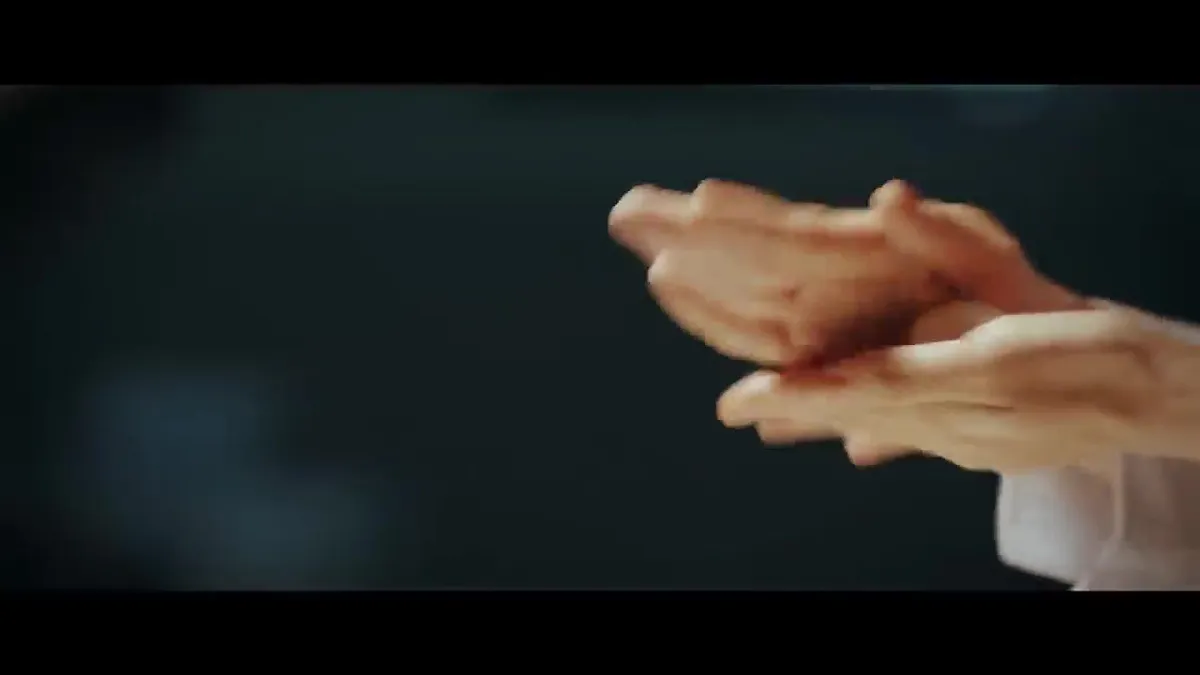 Đừng n&oacute;i khi y&ecirc;u - Tập 5: Leo Nguyễn đổ đứ đừ khi nh&igrave;n thấy Ly l&agrave;m b&aacute;nh - Ảnh 2.