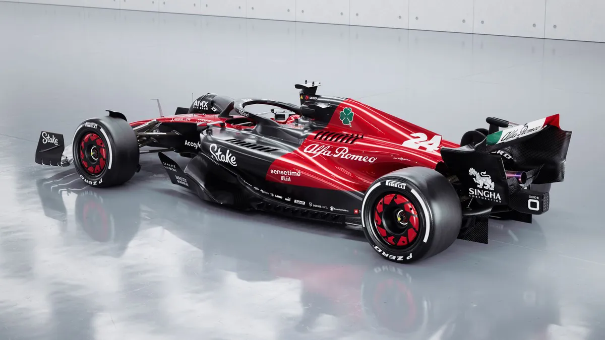 Đội đua F1 Alfa Romeo ra mắt mẫu xe mới - Ảnh 2. Đội đua F1 Alfa Romeo ra mắt mẫu xe mới - Ảnh 2.