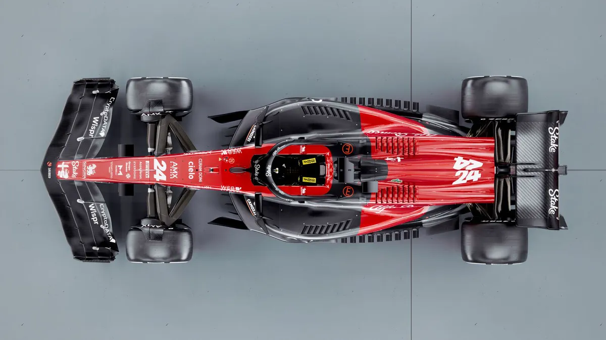 Đội đua F1 Alfa Romeo ra mắt mẫu xe mới - Ảnh 1. Đội đua F1 Alfa Romeo ra mắt mẫu xe mới - Ảnh 1.