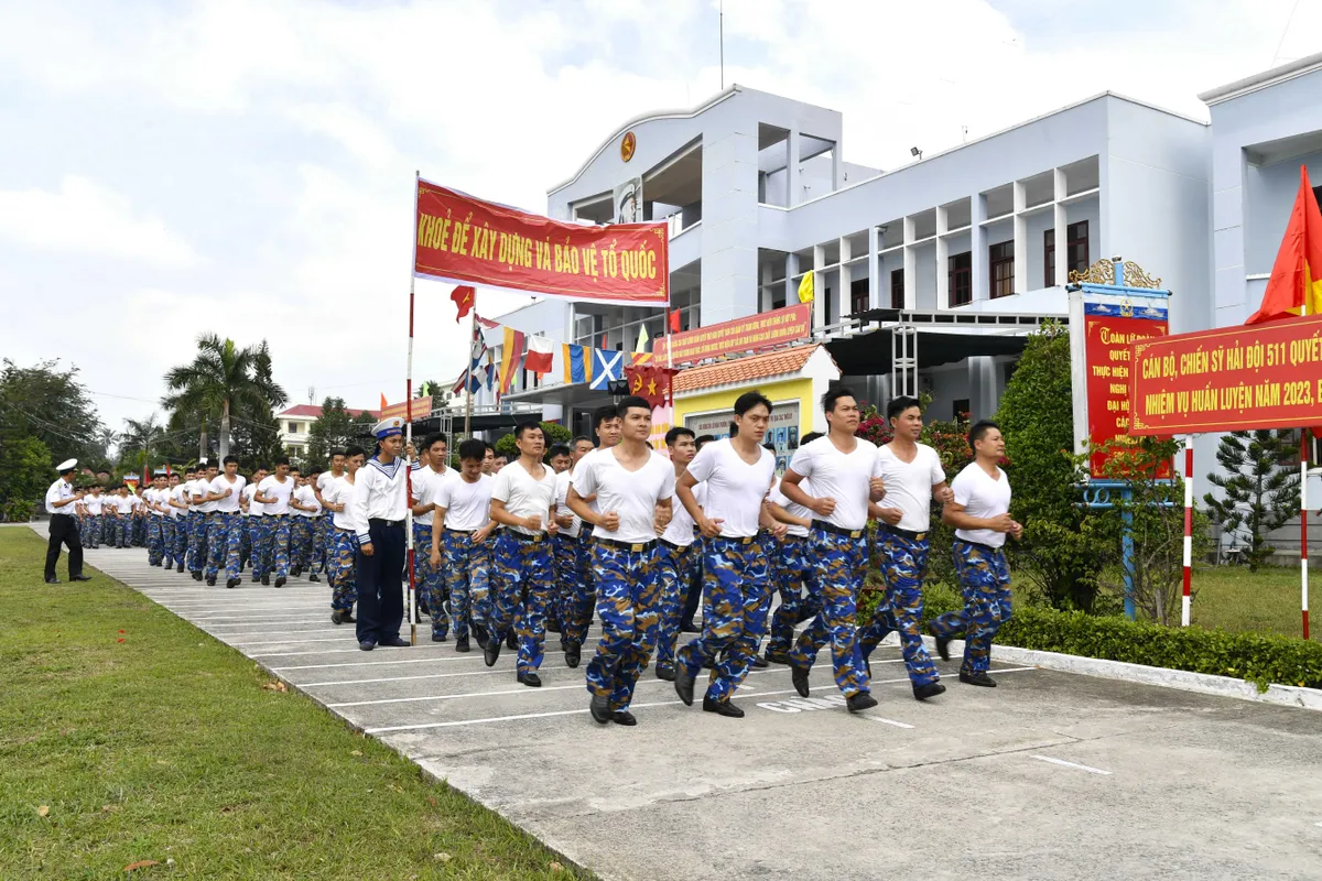 Lữ đoàn 127 Vùng 5 Hải quân tổ chức Lễ ra quân huấn luyện năm 2023 - Ảnh 6.