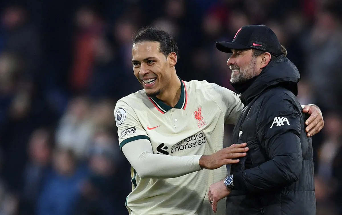 Arsenal và Liverpool chuẩn bị cho các trận đá bù tại giải Ngoại hạng Anh - Ảnh 1. Arsenal và Liverpool chuẩn bị cho các trận đá bù tại giải Ngoại hạng Anh - Ảnh 1.
