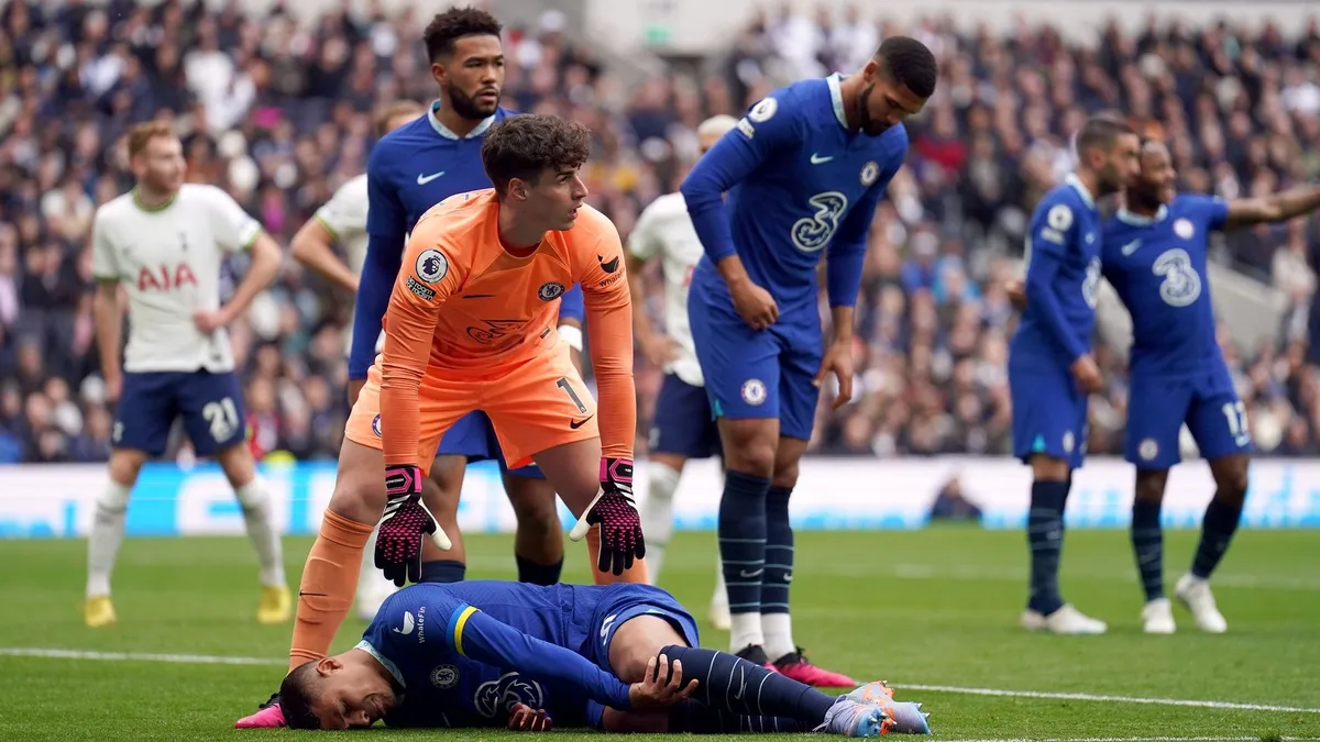 Thiago Silva nghỉ thi đấu 6 tuần, Chelsea lại thêm khó - Ảnh 1. Thiago Silva nghỉ thi đấu 6 tuần, Chelsea lại thêm khó - Ảnh 1.