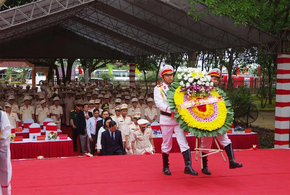 Cán bộ, chiến sĩ Công an nhân dân báo công dâng Bác - Ảnh 3.