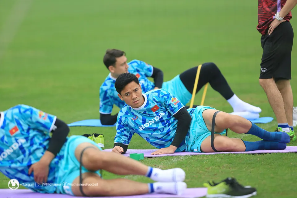ĐT Việt Nam kết thúc đợt hội quân ngắn ngày, U23 Việt Nam bước vào giai đoạn tập huấn mới - Ảnh 9. ĐT Việt Nam kết thúc đợt hội quân ngắn ngày, U23 Việt Nam bước vào giai đoạn tập huấn mới - Ảnh 9.