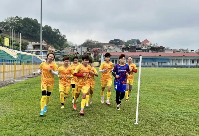 ĐT nữ Việt Nam hứng khởi trong ngày đầu tập luyện tại Quảng Ninh - Ảnh 1. ĐT nữ Việt Nam hứng khởi trong ngày đầu tập luyện tại Quảng Ninh - Ảnh 1.