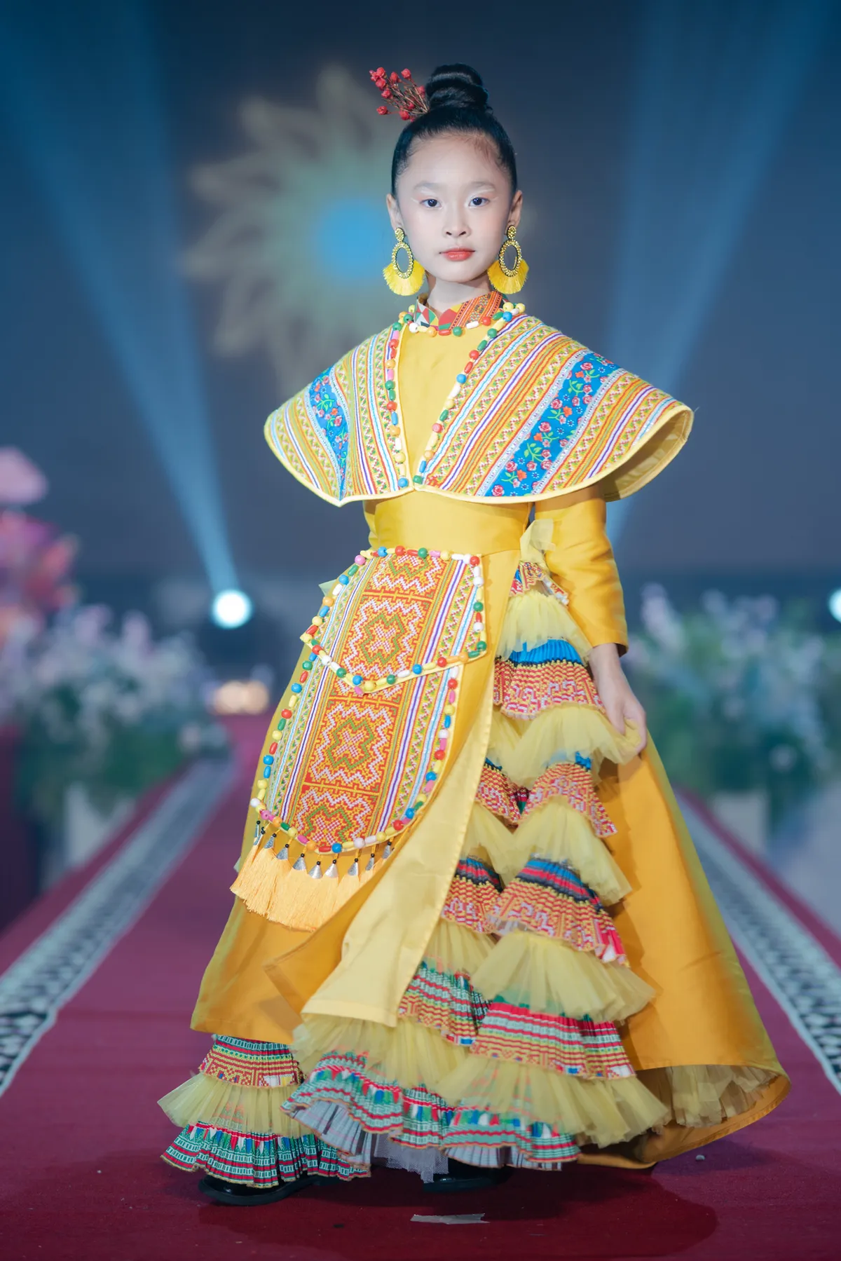 Dàn hoa hậu, á hậu xuất hiện tại Princess fashion show - Ảnh 4.