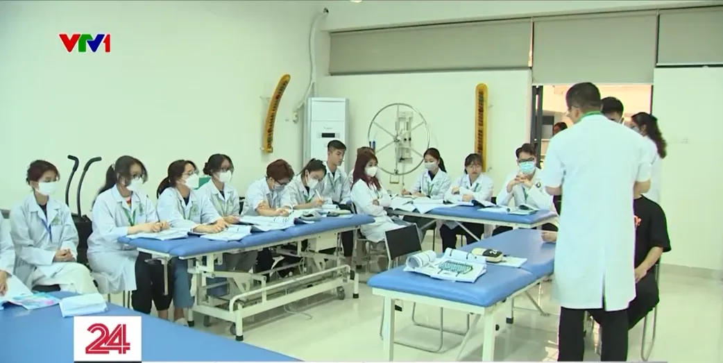 Điểm nhấn m&ugrave;a x&eacute;t tuyển 2023: Sẽ giảm bớt phương thức x&eacute;t tuyển - Ảnh 4.