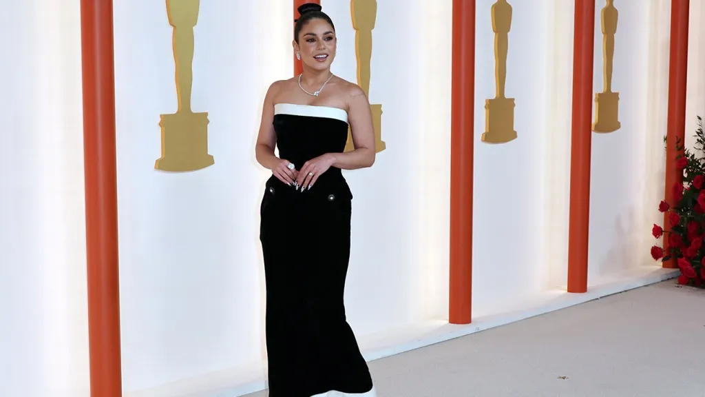 Lễ trao giải Oscar 2023: Everything Everywhere All At Once giành giải Phim hay nhất - Ảnh 10. Lễ trao giải Oscar 2023: Everything Everywhere All At Once giành giải Phim hay nhất - Ảnh 10.