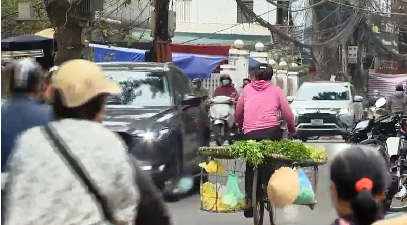 Dẹp loạn vỉa hè: Chuyện không thể ngày một, ngày hai - Ảnh 3.