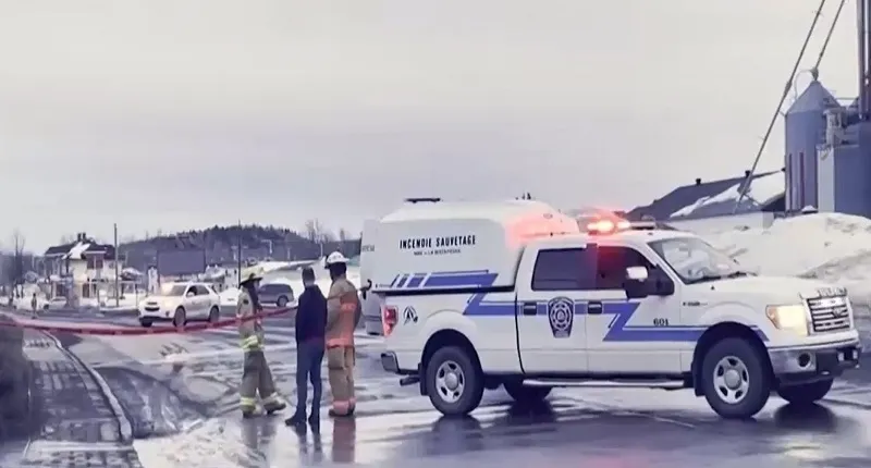 Xe tải lao vào người đi bộ, ít nhất 11 người thương vong - Ảnh 1.