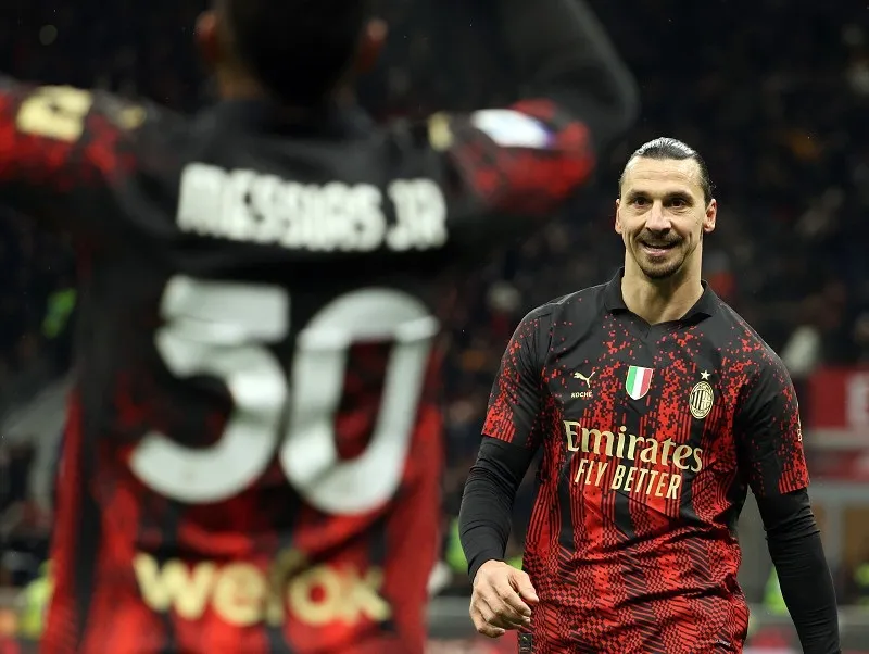 Zlatan Ibrahimovic trở lại ĐT Thụy Điển ở tuổi 41 - Ảnh 1. Zlatan Ibrahimovic trở lại ĐT Thụy Điển ở tuổi 41 - Ảnh 1.