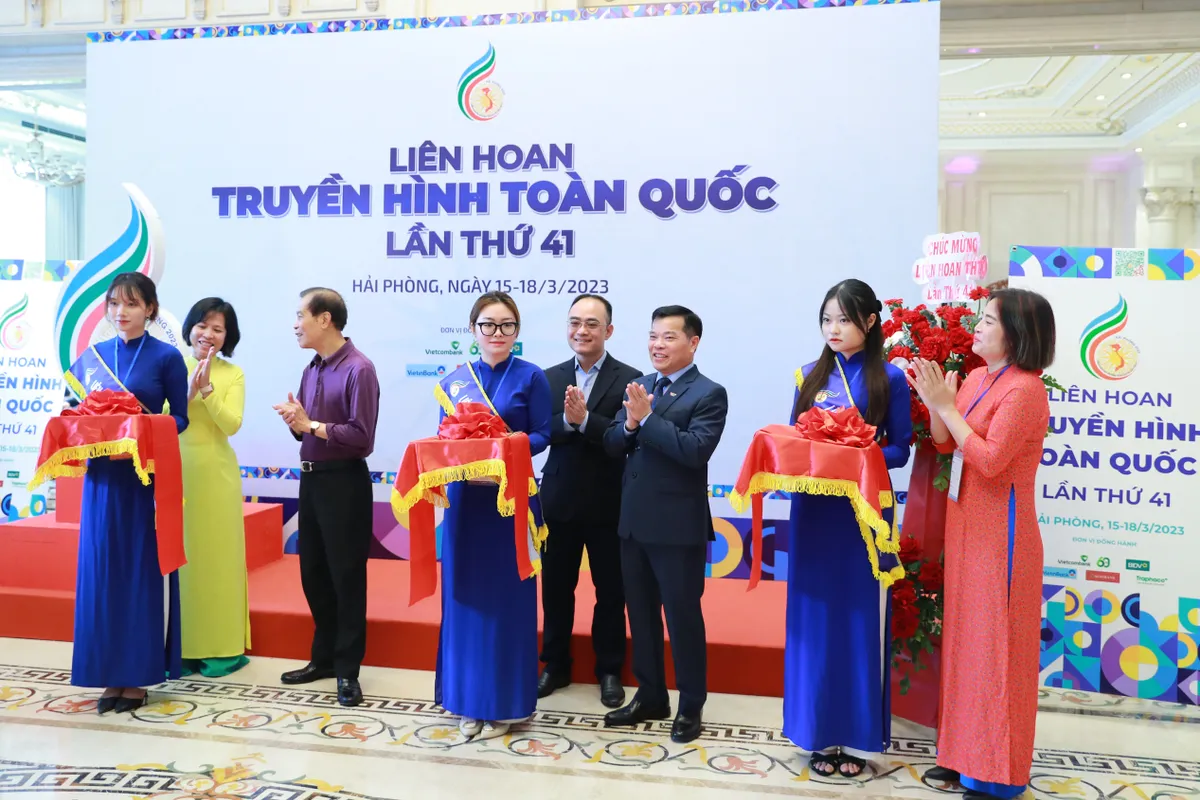 Triển lãm Công nghệ kỹ thuật truyền hình thu hút đông đảo khách tham quan - Ảnh 1.