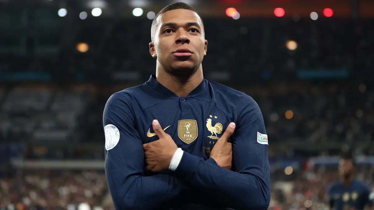 HLV Deschamps: Mbappe là ứng cử viên sáng giá cho tấm băng đội trưởng ĐT Pháp - Ảnh 2.