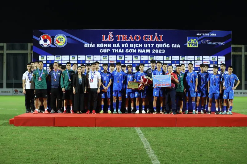 U17 Viettel gặp U17 Hồng Lĩnh Hà Tĩnh ở trận chung kết Giải U17 Quốc gia – cúp Thái Sơn Nam 2023 - Ảnh 4. U17 Viettel gặp U17 Hồng Lĩnh Hà Tĩnh ở trận chung kết Giải U17 Quốc gia – cúp Thái Sơn Nam 2023 - Ảnh 4.
