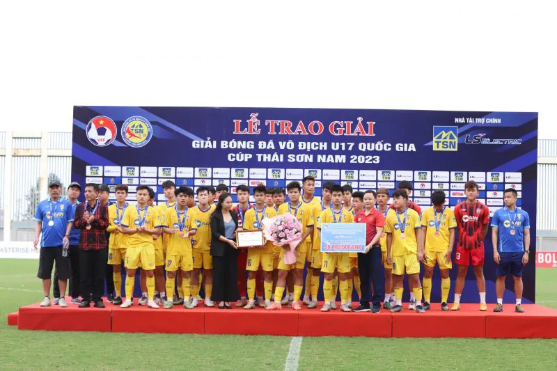 U17 Viettel gặp U17 Hồng Lĩnh Hà Tĩnh ở trận chung kết Giải U17 Quốc gia – cúp Thái Sơn Nam 2023 - Ảnh 3. U17 Viettel gặp U17 Hồng Lĩnh Hà Tĩnh ở trận chung kết Giải U17 Quốc gia – cúp Thái Sơn Nam 2023 - Ảnh 3.