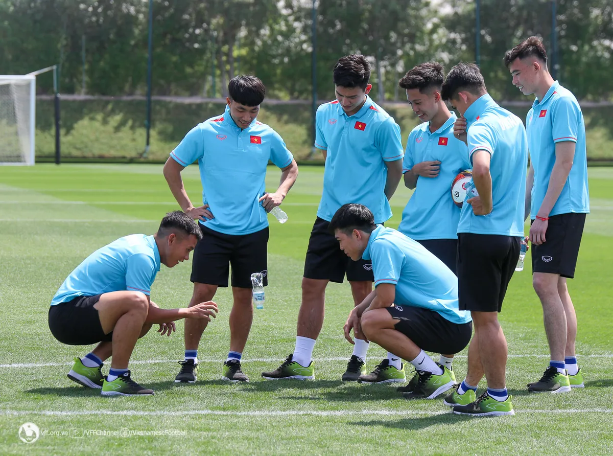 U23 Việt Nam hứng khởi trên sân tập của nhà ĐKVĐ World Cup - Ảnh 4. U23 Việt Nam hứng khởi trên sân tập của nhà ĐKVĐ World Cup - Ảnh 4.