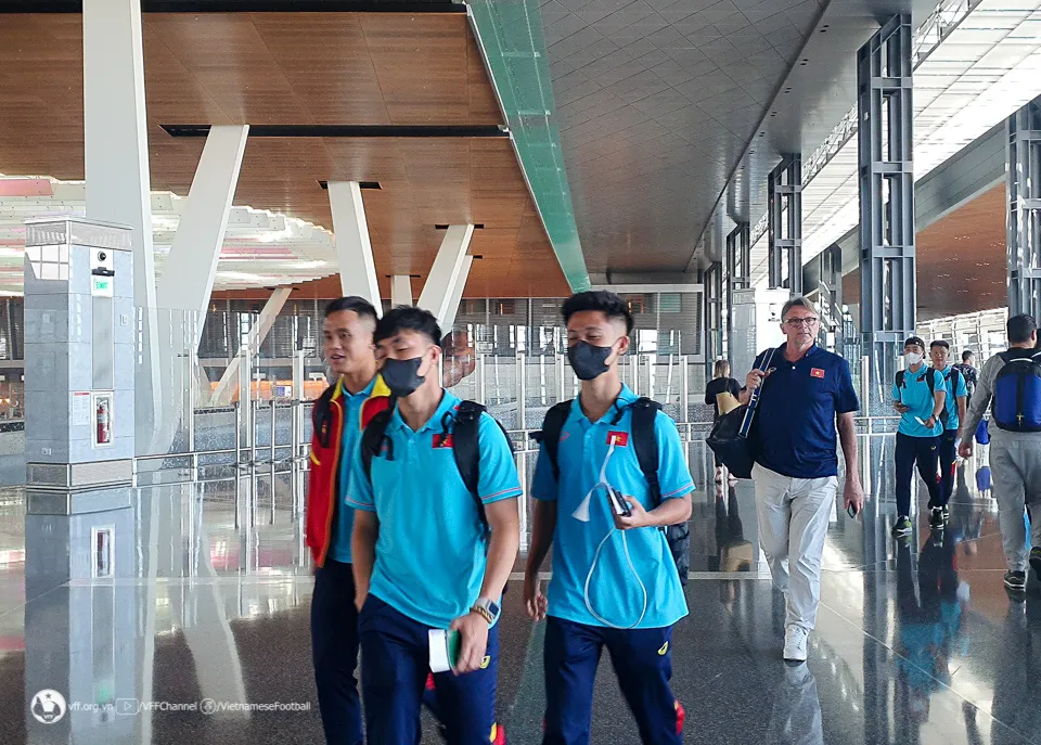 Thầy trò HLV Philippe Troussier được đón tiếp chu đáo tại Doha - Ảnh 1. Thầy trò HLV Philippe Troussier được đón tiếp chu đáo tại Doha - Ảnh 1.