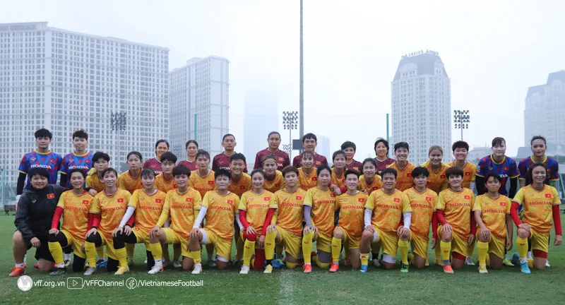 ĐT nữ Việt Nam tăng cường độ tập luyện chuẩn bị Vòng loại thứ nhất Olympic 2024 - Ảnh 2. ĐT nữ Việt Nam tăng cường độ tập luyện chuẩn bị Vòng loại thứ nhất Olympic 2024 - Ảnh 2.