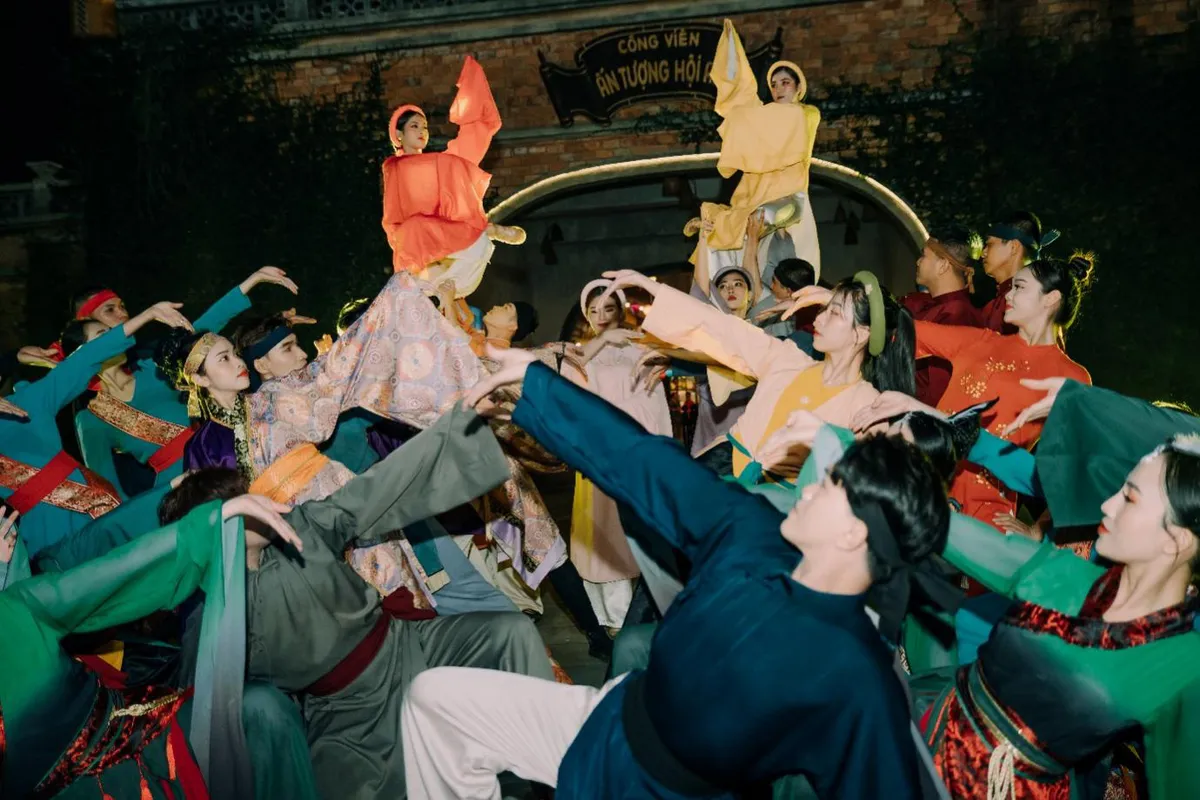 Nh&igrave;n lại những h&igrave;nh ảnh ấn tượng trong sinh nhật 5 năm của đảo K&yacute; Ức Hội An - Ảnh 1.