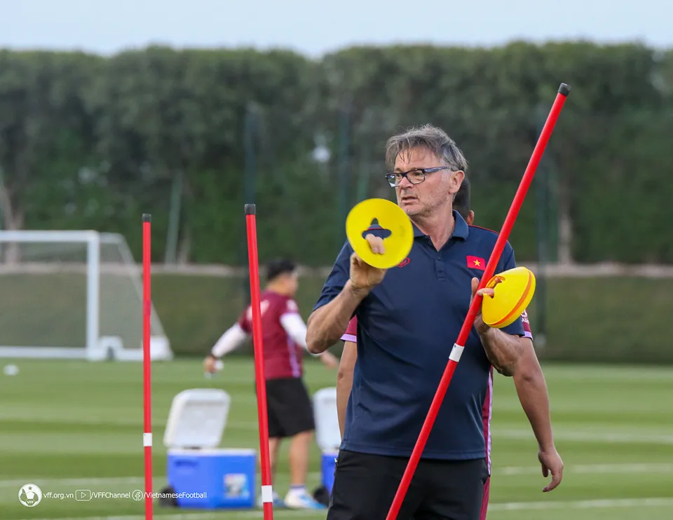 Thầy trò HLV Philippe Troussier tích cực chuẩn bị cho trận ra quân gặp U23 Iraq - Ảnh 3. Thầy trò HLV Philippe Troussier tích cực chuẩn bị cho trận ra quân gặp U23 Iraq - Ảnh 3.