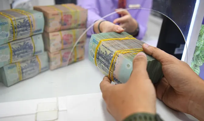 H&agrave;ng loạt vụ mất tiền tỷ trong ng&acirc;n h&agrave;ng: Hồi chu&ocirc;ng cảnh b&aacute;o siết chặt quản l&yacute; giao dịch - Ảnh 1.