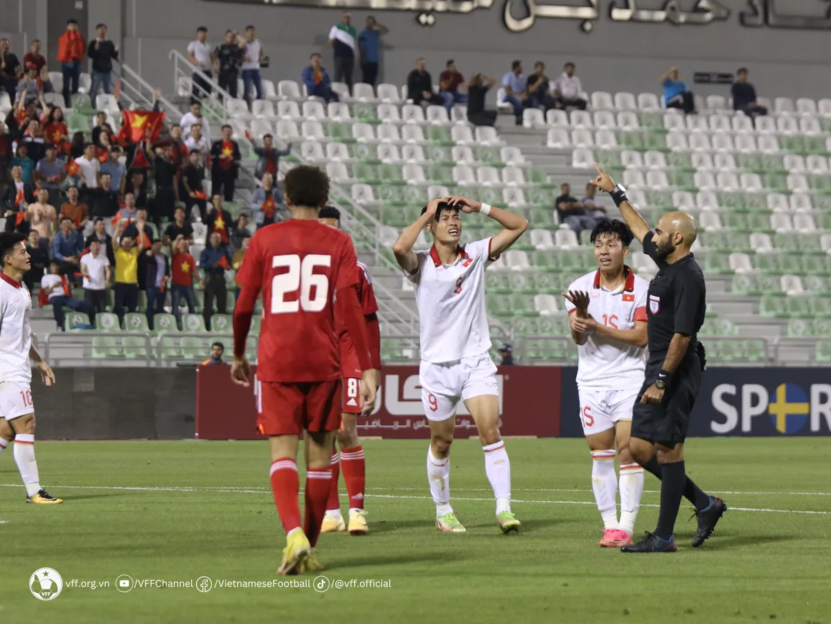 U23 Việt Nam tiếp tục để thua cách biệt tại Doha Cup - Ảnh 1. U23 Việt Nam tiếp tục để thua cách biệt tại Doha Cup - Ảnh 1.