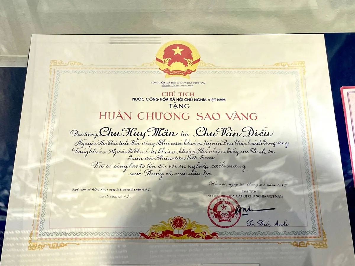 Triển lãm về Đại tướng Chu Huy Mân: Vị tướng hai mạnh, đức độ, đa tài - Ảnh 6.