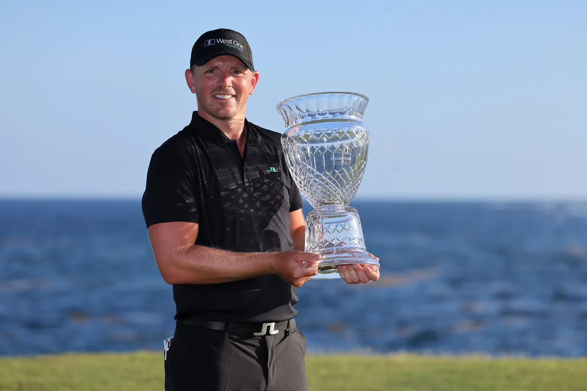 Những nhà vô địch golf tuần qua: Bất ngờ Sam Burns và Matt Wallace - Ảnh 2. Những nhà vô địch golf tuần qua: Bất ngờ Sam Burns và Matt Wallace - Ảnh 2.
