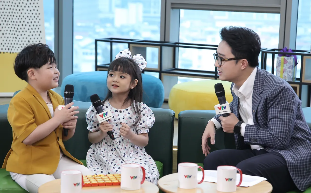 MC Sơn Lâm đau đầu với độ quậy của bộ đôi Voi - Happi Đừng làm mẹ cáu - Ảnh 10.