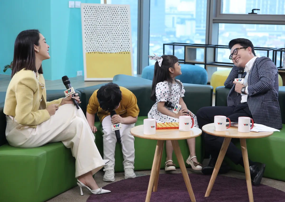 MC Sơn Lâm đau đầu với độ quậy của bộ đôi Voi - Happi Đừng làm mẹ cáu - Ảnh 22.