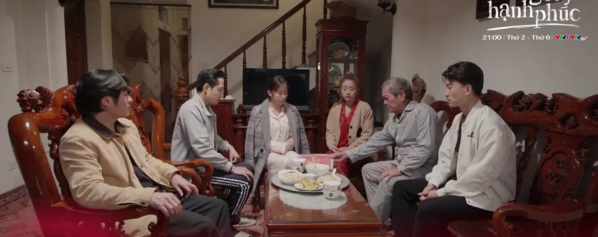 Dưới b&oacute;ng c&acirc;y hạnh ph&uacute;c - Tập 28: &Ocirc;ng C&ocirc;ng đưa sổ đỏ cho Son giữ - Ảnh 3.