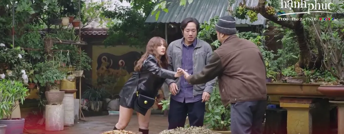 Dưới b&oacute;ng c&acirc;y hạnh ph&uacute;c - Tập 28: Tố - Nh&agrave;i l&agrave;m lạc b&eacute; C&aacute; Heo - Ảnh 1.