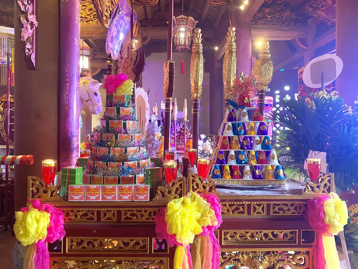 Khai hội đền Bạch M&atilde; ở phố cổ H&agrave; Nội: N&eacute;t đẹp văn h&oacute;a truyền thống đậm đ&agrave; bản sắc d&acirc;n tộc - Ảnh 10.