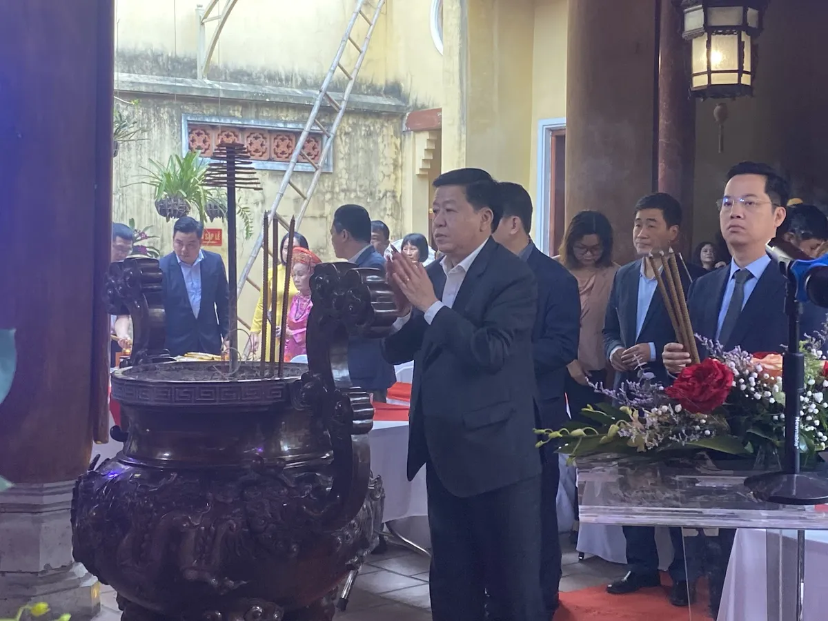 Khai hội đền Bạch M&atilde; ở phố cổ H&agrave; Nội: N&eacute;t đẹp văn h&oacute;a truyền thống đậm đ&agrave; bản sắc d&acirc;n tộc - Ảnh 6.