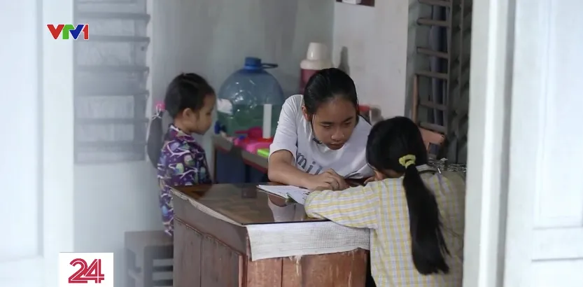 Cặp lá yêu thương: Ba chị em mồ côi mẹ ngày ngày mong ngóng ba trở về - Ảnh 5.