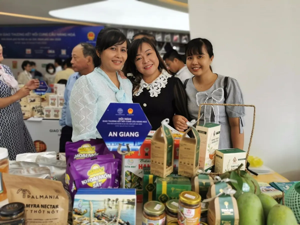 An Giang thực hiện Đề án “Hỗ trợ phụ nữ khởi nghiệp” năm 2023 - Ảnh 1.