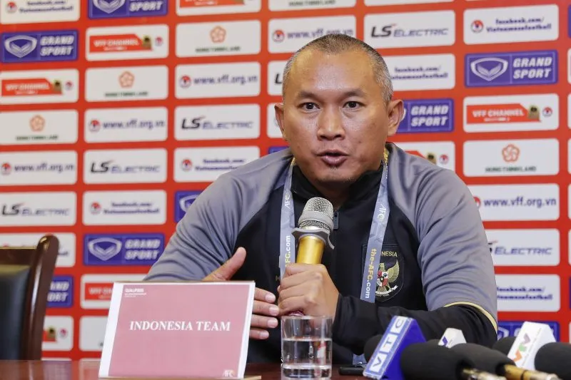 HLV Akira Ijiri: ĐT U20 nữ Việt Nam có tinh thần tốt - Ảnh 2. HLV Akira Ijiri: ĐT U20 nữ Việt Nam có tinh thần tốt - Ảnh 2.