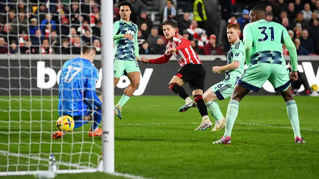 Brentford thắng kịch tính Fulham - Ảnh 1. Brentford thắng kịch tính Fulham - Ảnh 1.